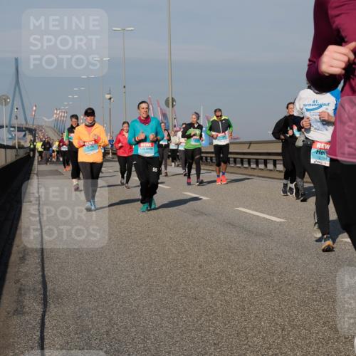 03.10.2025 - Köhlbrandbrückenlauf Fabian Wolf http://msf.ph/oto/9055970 03.10.2025 10:03:17 Position 3 55, 41, 2194, 2129 meine-sportfotos.de