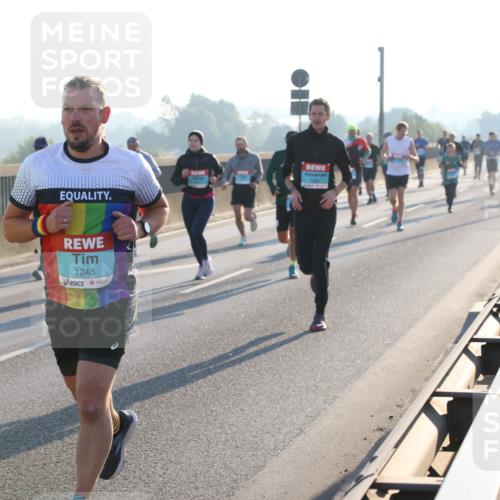 03.10.2025 - Köhlbrandbrückenlauf Lena Gebhardt http://msf.ph/oto/9055986 03.10.2025 09:17:16 Position 1 1248 meine-sportfotos.de