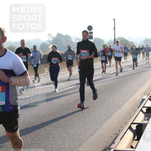 03.10.2025 - Köhlbrandbrückenlauf Lena Gebhardt http://msf.ph/oto/9056001 03.10.2025 09:17:16 Position 1 1248 meine-sportfotos.de