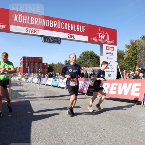 03.10.2025 - Köhlbrandbrückenlauf Lena Gebhardt http://msf.ph/oto/9056002 03.10.2025 13:08:03 Ziel 4107, 4184, 4357, 4395, 4639, 5959, 6022, 6163, 6244, 6348, 6409, 6635, 6696, 6752, 6774 meine-sportfotos.de