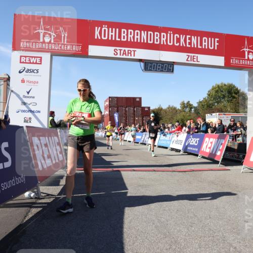 03.10.2025 - Köhlbrandbrückenlauf Lena Gebhardt http://msf.ph/oto/9056024 03.10.2025 13:08:04 Ziel 4107, 4184, 4357, 4395, 4639, 5959, 6022, 6163, 6244, 6348, 6409, 6635, 6752, 6774, 6824 meine-sportfotos.de