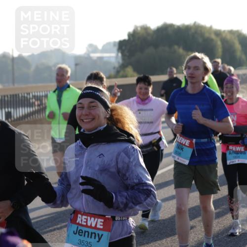 03.10.2025 - Köhlbrandbrückenlauf Jannik Wohlers http://msf.ph/oto/9056025 03.10.2025 09:20:48 Position 3 3535, 3536, 1804 meine-sportfotos.de