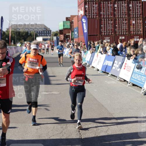 03.10.2025 - Köhlbrandbrückenlauf Jannik Wohlers http://msf.ph/oto/9056049 03.10.2025 13:10:41 Ziel 4081, 4386, 4488, 4514, 5229, 5383, 5410, 5689, 5738, 5753, 5889, 6024, 6177, 6269, 6273, 6779 meine-sportfotos.de