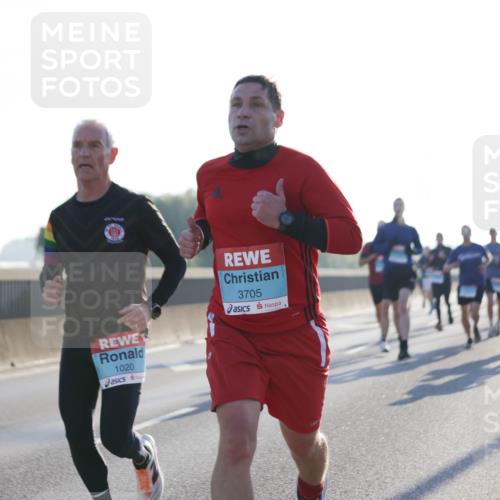 03.10.2025 - Köhlbrandbrückenlauf Jannik Wohlers http://msf.ph/oto/9056097 03.10.2025 09:13:03 Position 3 1020, 3705 meine-sportfotos.de