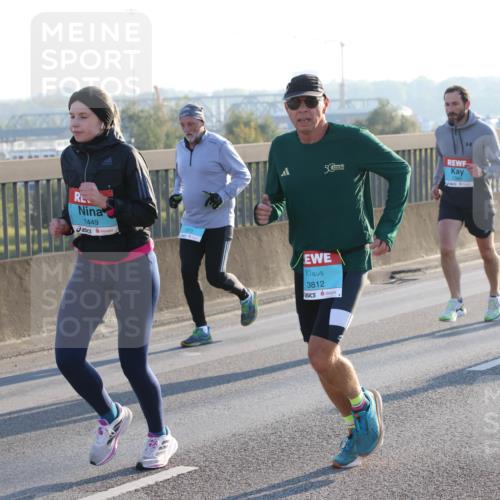 03.10.2025 - Köhlbrandbrückenlauf Lena Gebhardt http://msf.ph/oto/9056099 03.10.2025 09:17:19 Position 1 1449, 1073, 3812 meine-sportfotos.de