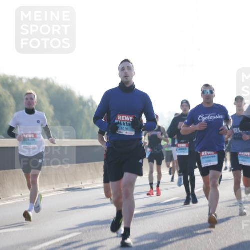 03.10.2025 - Köhlbrandbrückenlauf Jannik Wohlers http://msf.ph/oto/9056103 03.10.2025 09:13:04 Position 3 1016, 1040 meine-sportfotos.de