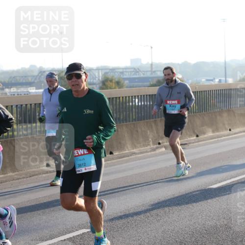 03.10.2025 - Köhlbrandbrückenlauf Lena Gebhardt http://msf.ph/oto/9056118 03.10.2025 09:17:20 Position 1 1449, 5, 1380, 3812, 14 meine-sportfotos.de