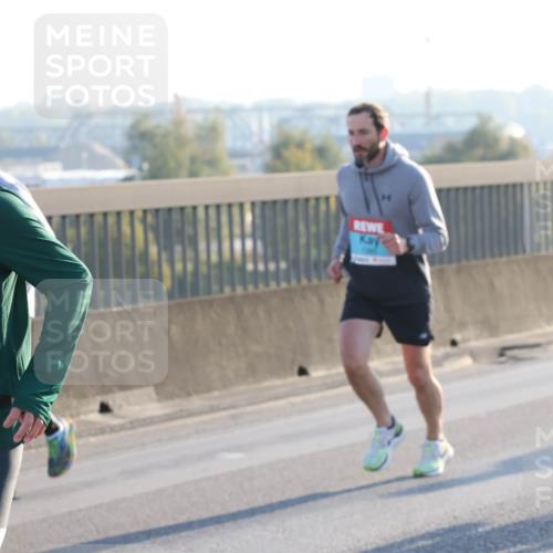 03.10.2025 - Köhlbrandbrückenlauf Lena Gebhardt http://msf.ph/oto/9056133 03.10.2025 09:17:20 Position 1 5, 3812 meine-sportfotos.de