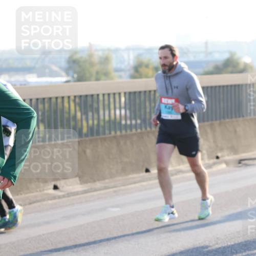 03.10.2025 - Köhlbrandbrückenlauf Lena Gebhardt http://msf.ph/oto/9056140 03.10.2025 09:17:20 Position 1 5, 3812 meine-sportfotos.de