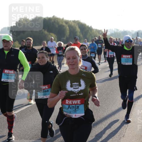 03.10.2025 - Köhlbrandbrückenlauf Jannik Wohlers http://msf.ph/oto/9056142 03.10.2025 09:20:49 Position 3 994, 3634, 2122, 3108, 3843 meine-sportfotos.de