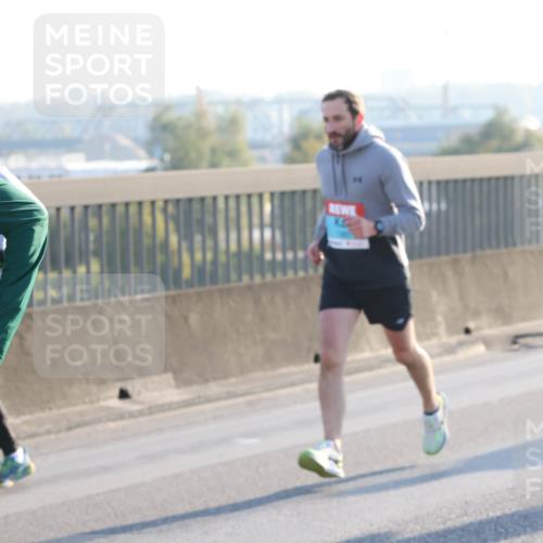 03.10.2025 - Köhlbrandbrückenlauf Lena Gebhardt http://msf.ph/oto/9056145 03.10.2025 09:17:20 Position 1 50, 1, 2 meine-sportfotos.de