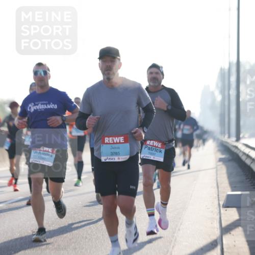 03.10.2025 - Köhlbrandbrückenlauf Jannik Wohlers http://msf.ph/oto/9056148 03.10.2025 09:13:05 Position 3 2792, 1040, 3785, 1037 meine-sportfotos.de