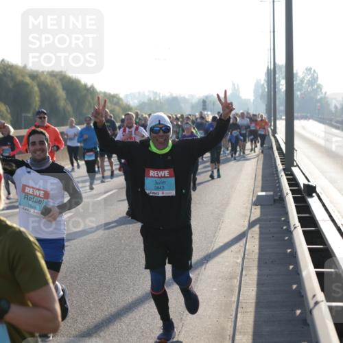 03.10.2025 - Köhlbrandbrückenlauf Jannik Wohlers http://msf.ph/oto/9056157 03.10.2025 09:20:50 Position 3 1820, 3843 meine-sportfotos.de