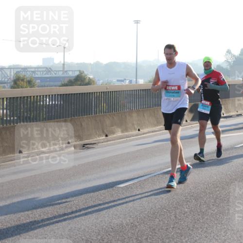 03.10.2025 - Köhlbrandbrückenlauf Lena Gebhardt http://msf.ph/oto/9056171 03.10.2025 09:17:21 Position 1  meine-sportfotos.de