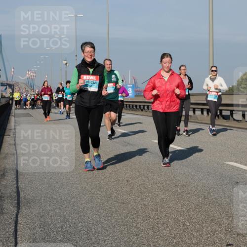 03.10.2025 - Köhlbrandbrückenlauf Fabian Wolf http://msf.ph/oto/9056174 03.10.2025 10:03:23 Position 3 582, 3619 meine-sportfotos.de