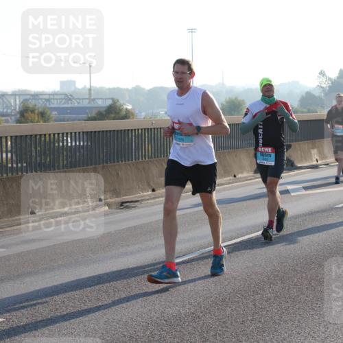 03.10.2025 - Köhlbrandbrückenlauf Lena Gebhardt http://msf.ph/oto/9056181 03.10.2025 09:17:21 Position 1  meine-sportfotos.de