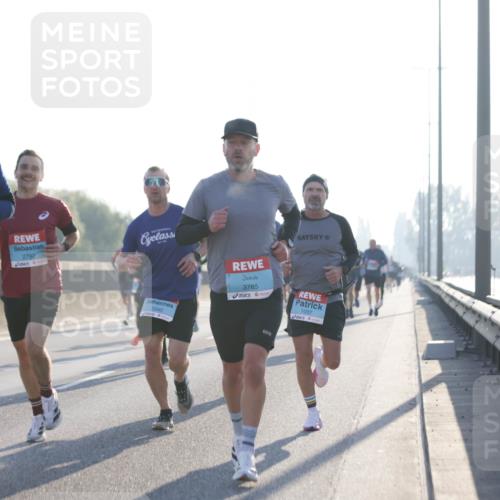 03.10.2025 - Köhlbrandbrückenlauf Jannik Wohlers http://msf.ph/oto/9056194 03.10.2025 09:13:06 Position 3 1016, 2792, 1040, 3785, 1037 meine-sportfotos.de
