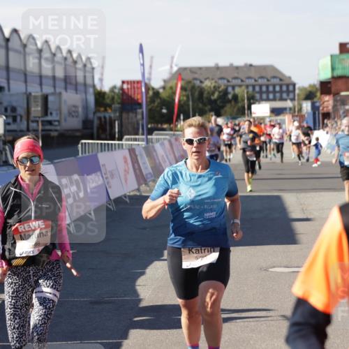 03.10.2025 - Köhlbrandbrückenlauf Jannik Wohlers http://msf.ph/oto/9056204 03.10.2025 13:10:44 Ziel 4081, 4412, 4488, 4514, 5229, 5410, 5753, 6269, 6273 meine-sportfotos.de