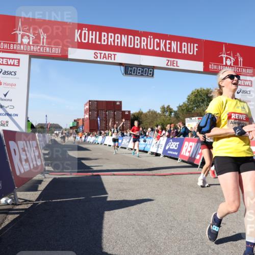 03.10.2025 - Köhlbrandbrückenlauf Lena Gebhardt http://msf.ph/oto/9056206 03.10.2025 13:08:08 Ziel 4107, 4184, 4307, 4357, 4395, 4409, 5959, 6022, 6348, 6635, 6752, 6774, 6824 meine-sportfotos.de