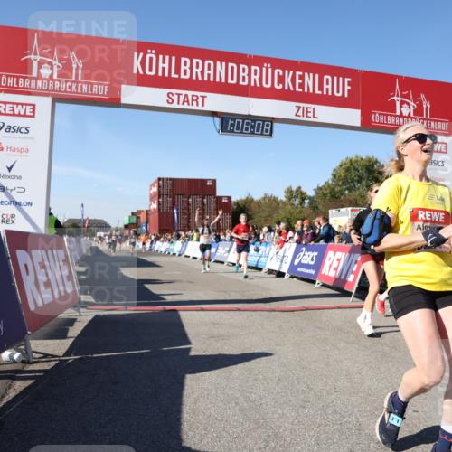 03.10.2025 - Köhlbrandbrückenlauf Lena Gebhardt http://msf.ph/oto/9056217 03.10.2025 13:08:09 Ziel 4107, 4184, 4307, 4357, 4395, 4409, 5959, 6022, 6348, 6635, 6752, 6774, 6824 meine-sportfotos.de