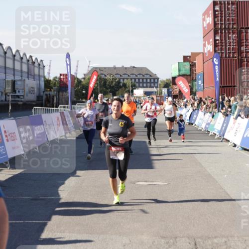 03.10.2025 - Köhlbrandbrückenlauf Jannik Wohlers http://msf.ph/oto/9056221 03.10.2025 13:10:50 Ziel 4081, 4352, 4401, 4412, 4488, 4689, 4862, 5410, 5753, 5791, 6269, 6273, 6274 meine-sportfotos.de
