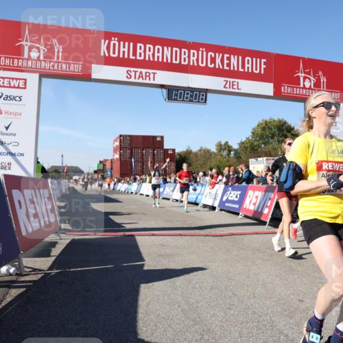 03.10.2025 - Köhlbrandbrückenlauf Lena Gebhardt http://msf.ph/oto/9056226 03.10.2025 13:08:09 Ziel 4107, 4184, 4307, 4357, 4395, 4409, 5959, 6022, 6348, 6635, 6752, 6774, 6824 meine-sportfotos.de