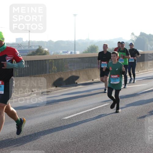 03.10.2025 - Köhlbrandbrückenlauf Lena Gebhardt http://msf.ph/oto/9056231 03.10.2025 09:17:23 Position 1 3053, 3498 meine-sportfotos.de