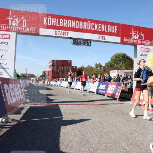03.10.2025 - Köhlbrandbrückenlauf Lena Gebhardt http://msf.ph/oto/9056234 03.10.2025 13:08:09 Ziel 4107, 4184, 4307, 4357, 4395, 4409, 5959, 6022, 6348, 6635, 6752, 6774, 6824 meine-sportfotos.de