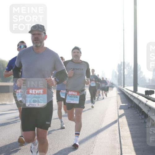 03.10.2025 - Köhlbrandbrückenlauf Jannik Wohlers http://msf.ph/oto/9056236 03.10.2025 09:13:07 Position 3 2792, 104, 3785, 1037, 51 meine-sportfotos.de