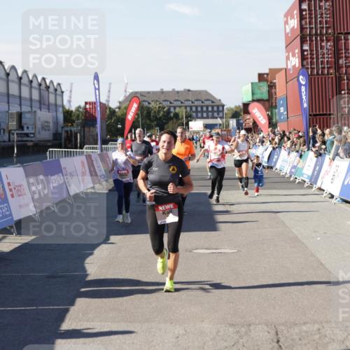 03.10.2025 - Köhlbrandbrückenlauf Jannik Wohlers http://msf.ph/oto/9056244 03.10.2025 13:10:50 Ziel 4081, 4352, 4401, 4412, 4488, 4689, 4862, 5410, 5753, 5791, 6269, 6273, 6274 meine-sportfotos.de