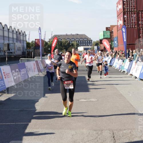 03.10.2025 - Köhlbrandbrückenlauf Jannik Wohlers http://msf.ph/oto/9056246 03.10.2025 13:10:50 Ziel 4081, 4352, 4401, 4412, 4488, 4689, 4862, 5410, 5753, 5791, 6269, 6273, 6274 meine-sportfotos.de
