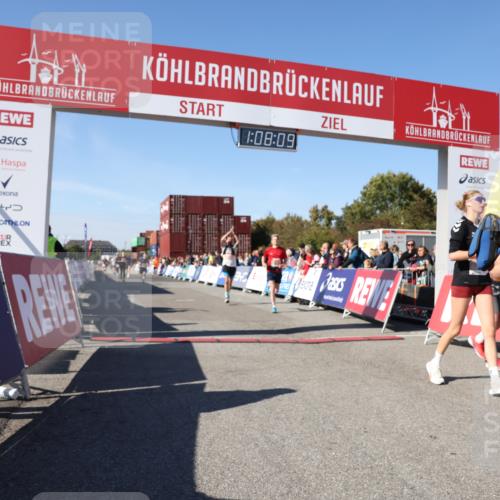 03.10.2025 - Köhlbrandbrückenlauf Lena Gebhardt http://msf.ph/oto/9056249 03.10.2025 13:08:09 Ziel 4107, 4184, 4307, 4357, 4395, 4409, 5959, 6022, 6348, 6635, 6752, 6774, 6824 meine-sportfotos.de