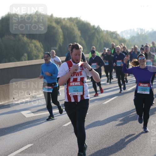 03.10.2025 - Köhlbrandbrückenlauf Jannik Wohlers http://msf.ph/oto/9056253 03.10.2025 09:20:52 Position 3 3828, 3726 meine-sportfotos.de