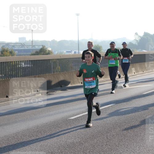 03.10.2025 - Köhlbrandbrückenlauf Lena Gebhardt http://msf.ph/oto/9056254 03.10.2025 09:17:23 Position 1 3498 meine-sportfotos.de