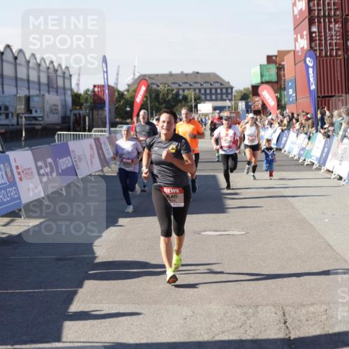 03.10.2025 - Köhlbrandbrückenlauf Jannik Wohlers http://msf.ph/oto/9056258 03.10.2025 13:10:50 Ziel 4081, 4352, 4401, 4412, 4488, 4689, 4862, 5410, 5753, 5791, 6269, 6273, 6274 meine-sportfotos.de
