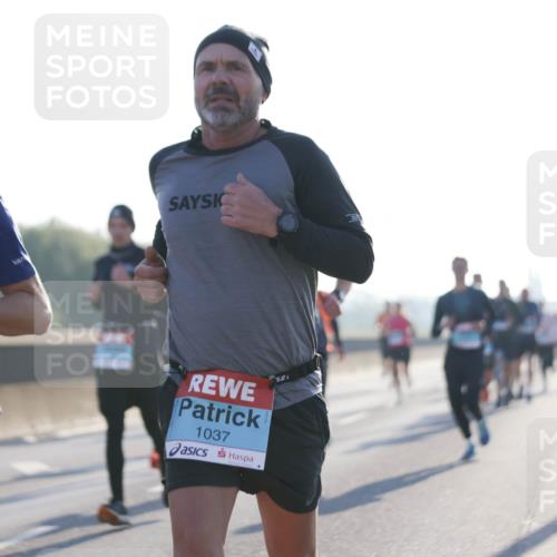 03.10.2025 - Köhlbrandbrückenlauf Jannik Wohlers http://msf.ph/oto/9056260 03.10.2025 09:13:08 Position 3 1996, 1040, 1037 meine-sportfotos.de