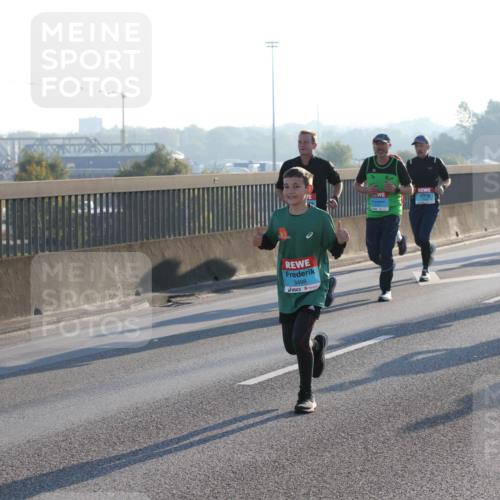 03.10.2025 - Köhlbrandbrückenlauf Lena Gebhardt http://msf.ph/oto/9056261 03.10.2025 09:17:23 Position 1 3498 meine-sportfotos.de