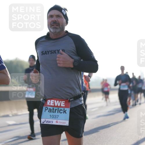 03.10.2025 - Köhlbrandbrückenlauf Jannik Wohlers http://msf.ph/oto/9056266 03.10.2025 09:13:08 Position 3 1996, 1040, 1037 meine-sportfotos.de