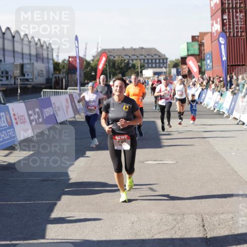 03.10.2025 - Köhlbrandbrückenlauf Jannik Wohlers http://msf.ph/oto/9056271 03.10.2025 13:10:50 Ziel 4081, 4352, 4401, 4412, 4488, 4689, 4862, 5410, 5753, 5791, 6269, 6273, 6274 meine-sportfotos.de
