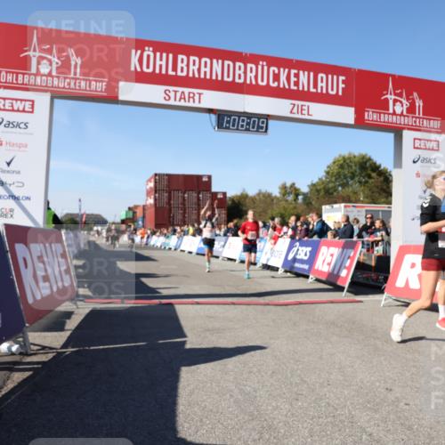 03.10.2025 - Köhlbrandbrückenlauf Lena Gebhardt http://msf.ph/oto/9056274 03.10.2025 13:08:09 Ziel 4107, 4184, 4307, 4357, 4395, 4409, 5959, 6022, 6348, 6635, 6752, 6774, 6824 meine-sportfotos.de