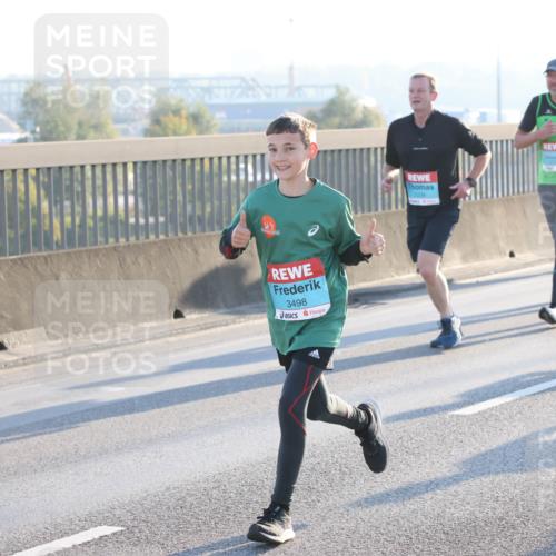 03.10.2025 - Köhlbrandbrückenlauf Lena Gebhardt http://msf.ph/oto/9056284 03.10.2025 09:17:24 Position 1 3498 meine-sportfotos.de