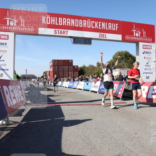 03.10.2025 - Köhlbrandbrückenlauf Lena Gebhardt http://msf.ph/oto/9056285 03.10.2025 13:08:12 Ziel 4107, 4307, 4357, 4409, 4768, 5243, 5994, 6635, 6752, 6774, 6824 meine-sportfotos.de