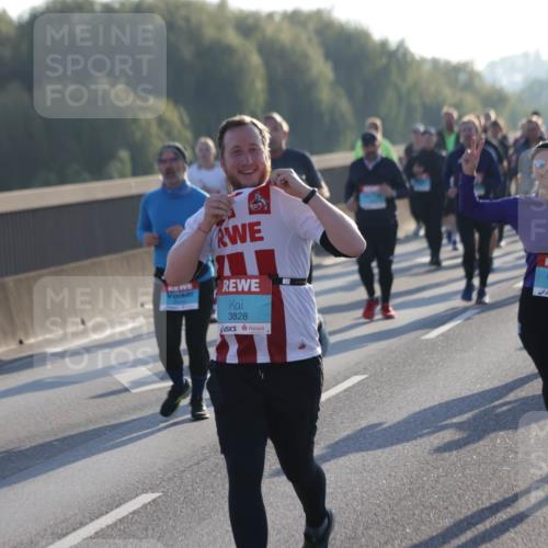 03.10.2025 - Köhlbrandbrückenlauf Jannik Wohlers http://msf.ph/oto/9056286 03.10.2025 09:20:53 Position 3 3828, 3726 meine-sportfotos.de