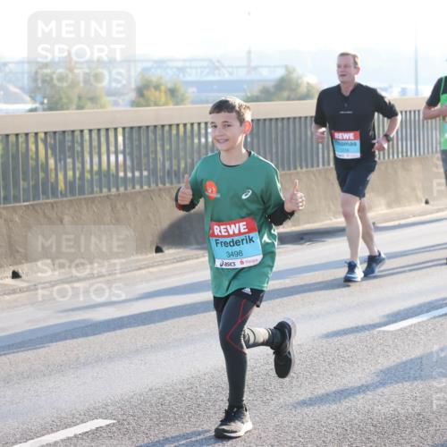 03.10.2025 - Köhlbrandbrückenlauf Lena Gebhardt http://msf.ph/oto/9056289 03.10.2025 09:17:24 Position 1 3498 meine-sportfotos.de
