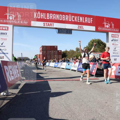 03.10.2025 - Köhlbrandbrückenlauf Lena Gebhardt http://msf.ph/oto/9056293 03.10.2025 13:08:12 Ziel 4107, 4307, 4357, 4409, 4768, 5243, 5994, 6635, 6752, 6774, 6824 meine-sportfotos.de