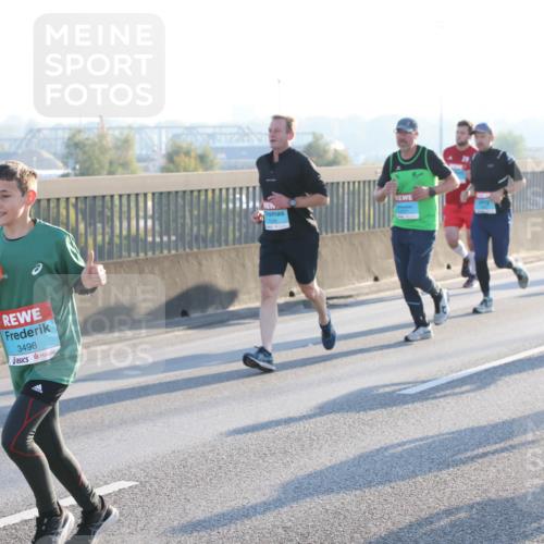 03.10.2025 - Köhlbrandbrückenlauf Lena Gebhardt http://msf.ph/oto/9056294 03.10.2025 09:17:25 Position 1 3498 meine-sportfotos.de