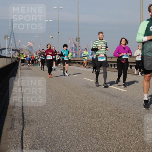03.10.2025 - Köhlbrandbrückenlauf Fabian Wolf http://msf.ph/oto/9056316 03.10.2025 10:03:27 Position 3 1827 meine-sportfotos.de