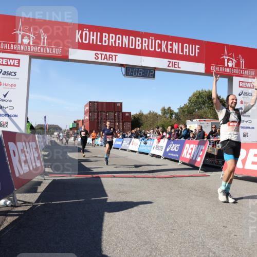 03.10.2025 - Köhlbrandbrückenlauf Lena Gebhardt http://msf.ph/oto/9056323 03.10.2025 13:08:13 Ziel 4107, 4307, 4357, 4409, 4768, 5243, 5994, 6635, 6752, 6774, 6824 meine-sportfotos.de