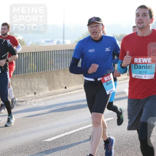 03.10.2025 - Köhlbrandbrückenlauf Lena Gebhardt http://msf.ph/oto/9056333 03.10.2025 09:17:26 Position 1 1255, 41, 26, 3518 meine-sportfotos.de