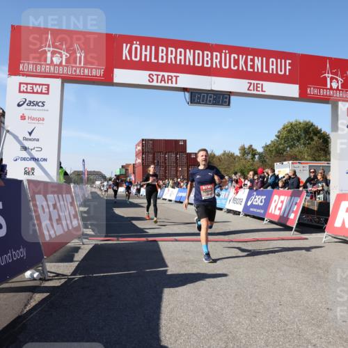03.10.2025 - Köhlbrandbrückenlauf Lena Gebhardt http://msf.ph/oto/9056336 03.10.2025 13:08:14 Ziel 4107, 4307, 4357, 4409, 4768, 5243, 5804, 5994, 6635, 6752, 6774, 6824 meine-sportfotos.de